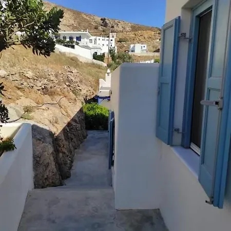 Anemoessa Serifos Town