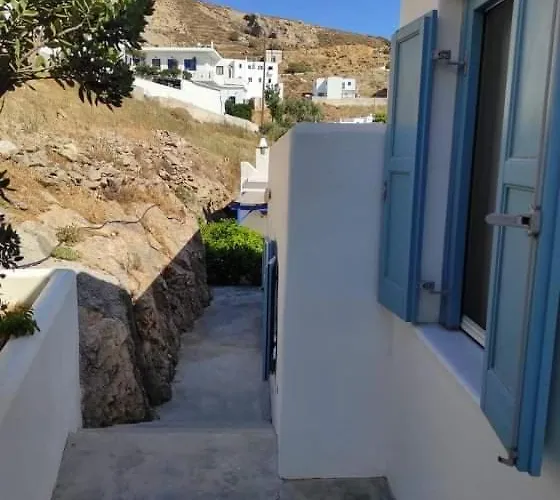 Anemoessa Serifos Town